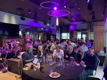 Garden Connect’s 20-jarig jubileum diner met BBC presentator Adam Frost
